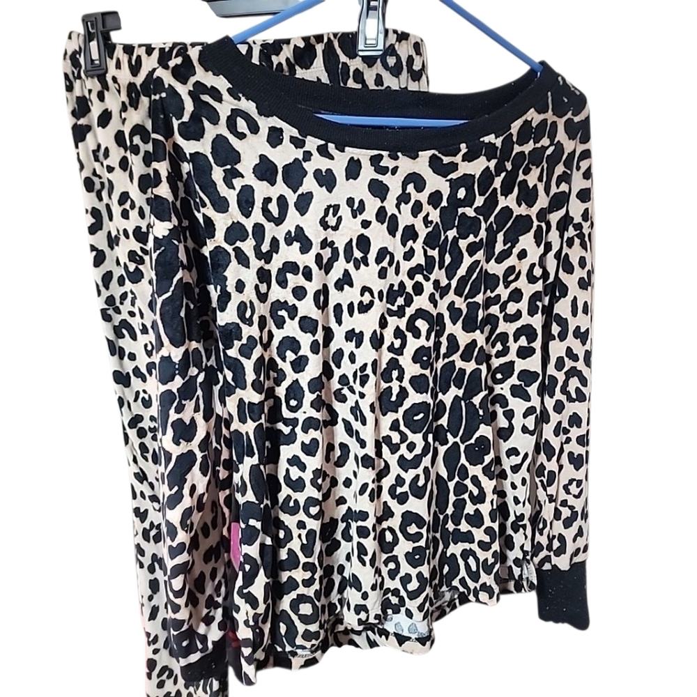 BETSEY JOHNSON  Women's Small  Leopard Print  2 Piece Pajama Set
